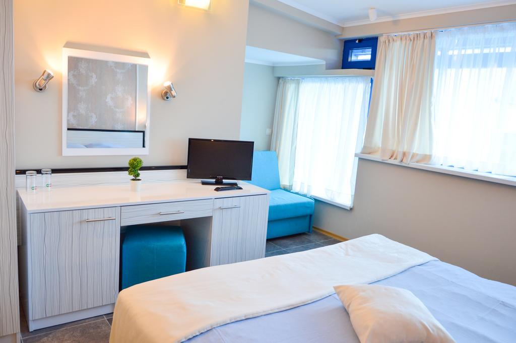 Aphrodite Hotel (Adults Only) Golden Sands Exterior photo